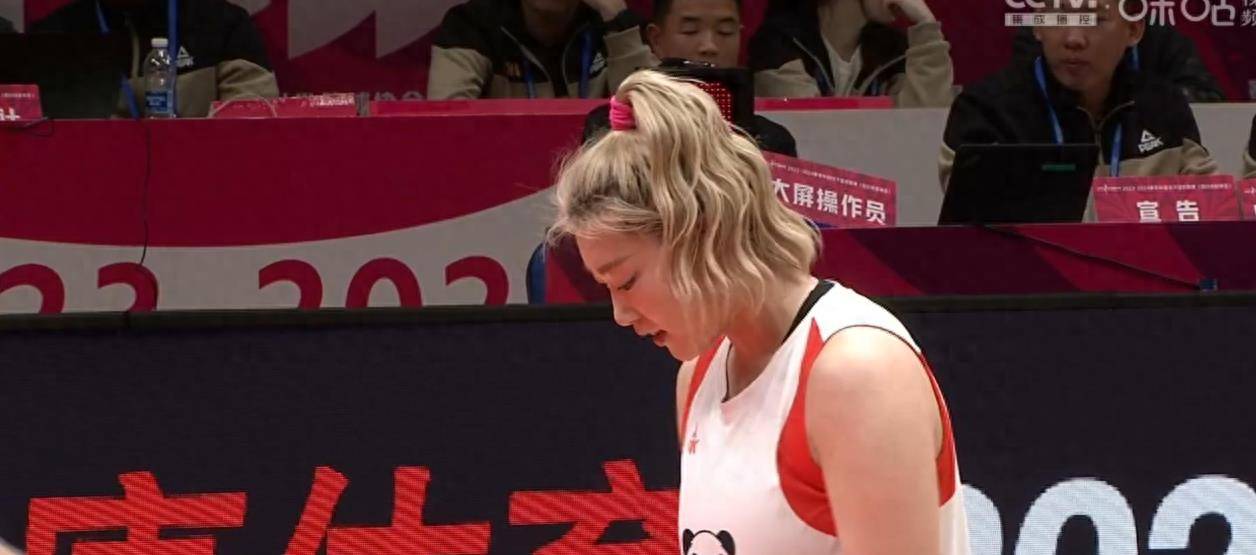 蒂姆回归赛场，精彩发挥首场状态亮眼，FPX观众沸腾！