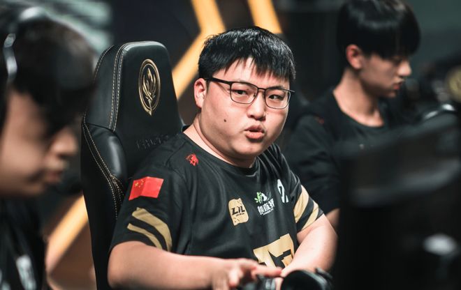 TheShy遭遇十连败，RNG教练面临压力！