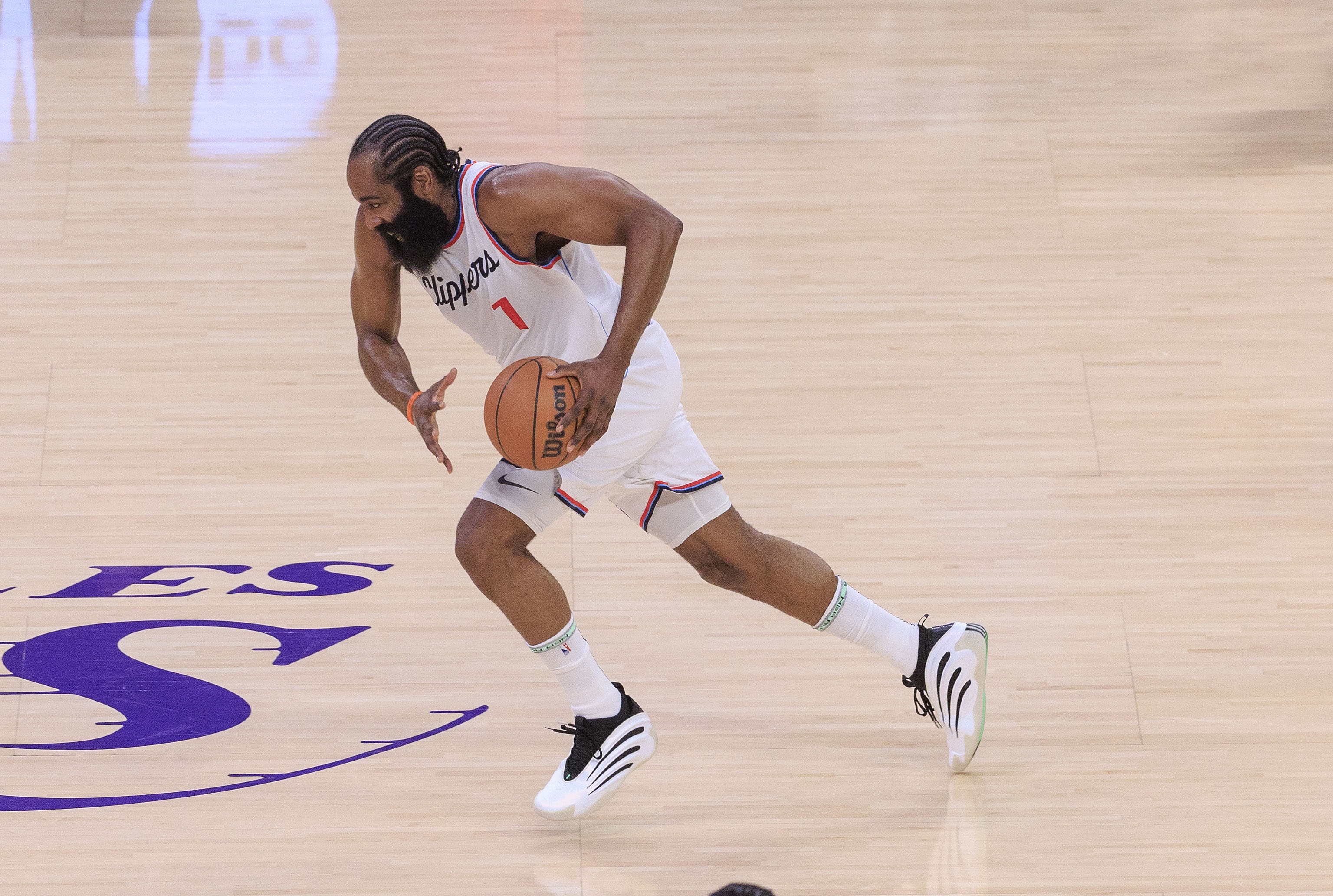 快船核心球员伤退，球队未来走势成疑，必须网上控制比较她的.的简单介绍